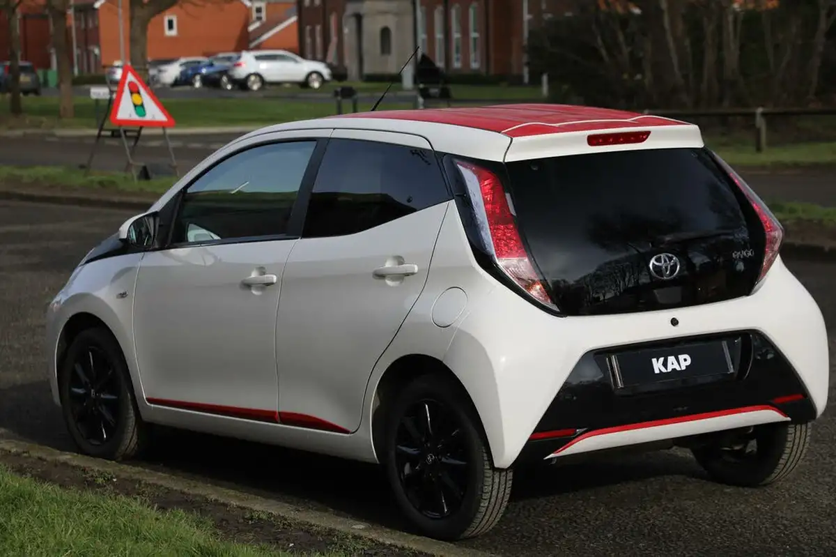 2017-toyota-aygo-10-vvt-i-x-press-71bhp-big-12