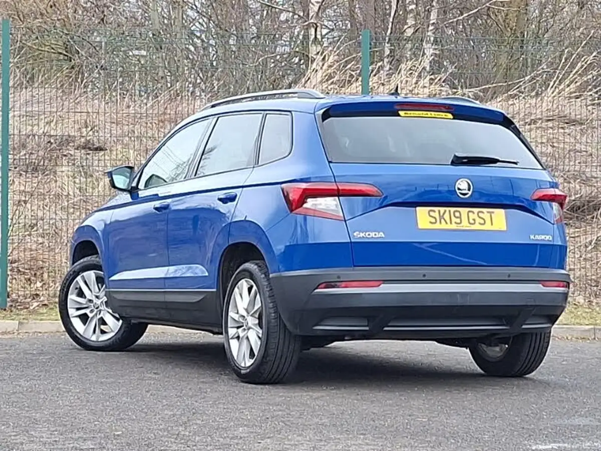 2019-skoda-karoq-15-tsi-se-technology-big-1