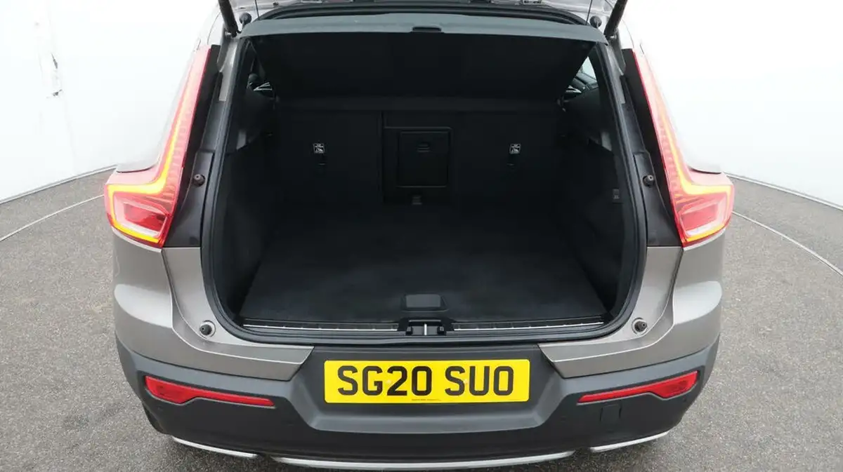 2020-volvo-xc40-20-t4-inscription-pro-big-16