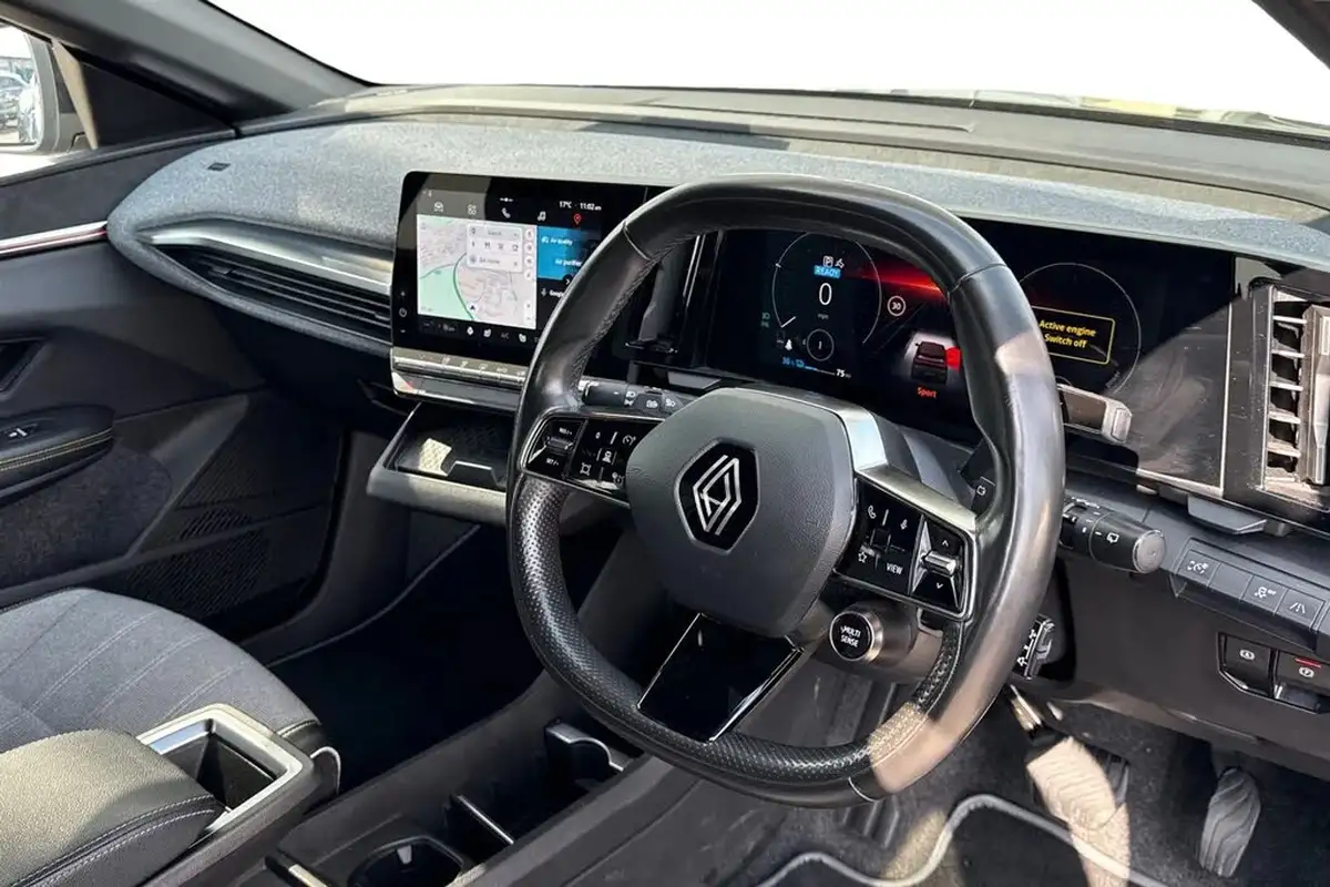 2023-renault-megane-e-tech-e-iconic-big-13