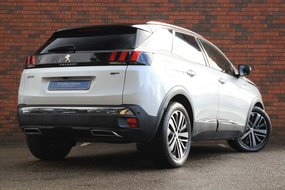 2018-peugeot-3008-suv-20-bluehdi-gt-20bluehdi-180bhp-eat6-big-18