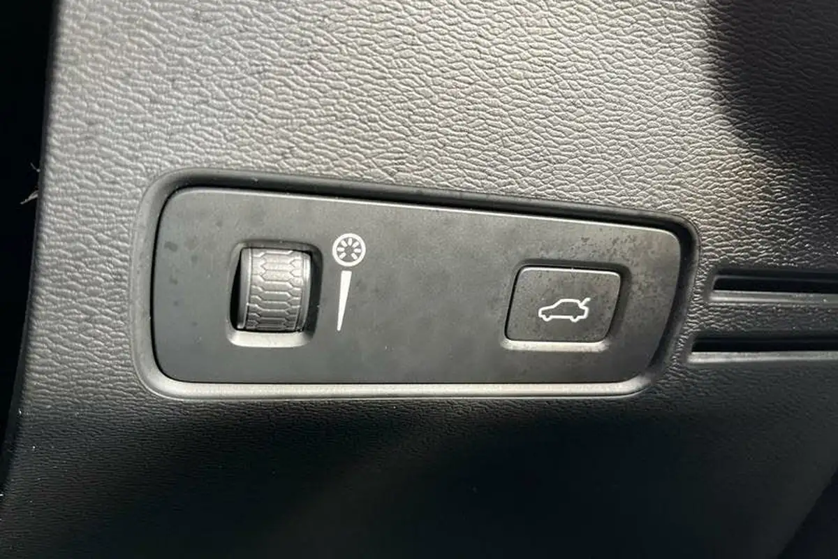 2022-volvo-c40-e-twin-recharge-pro-big-23