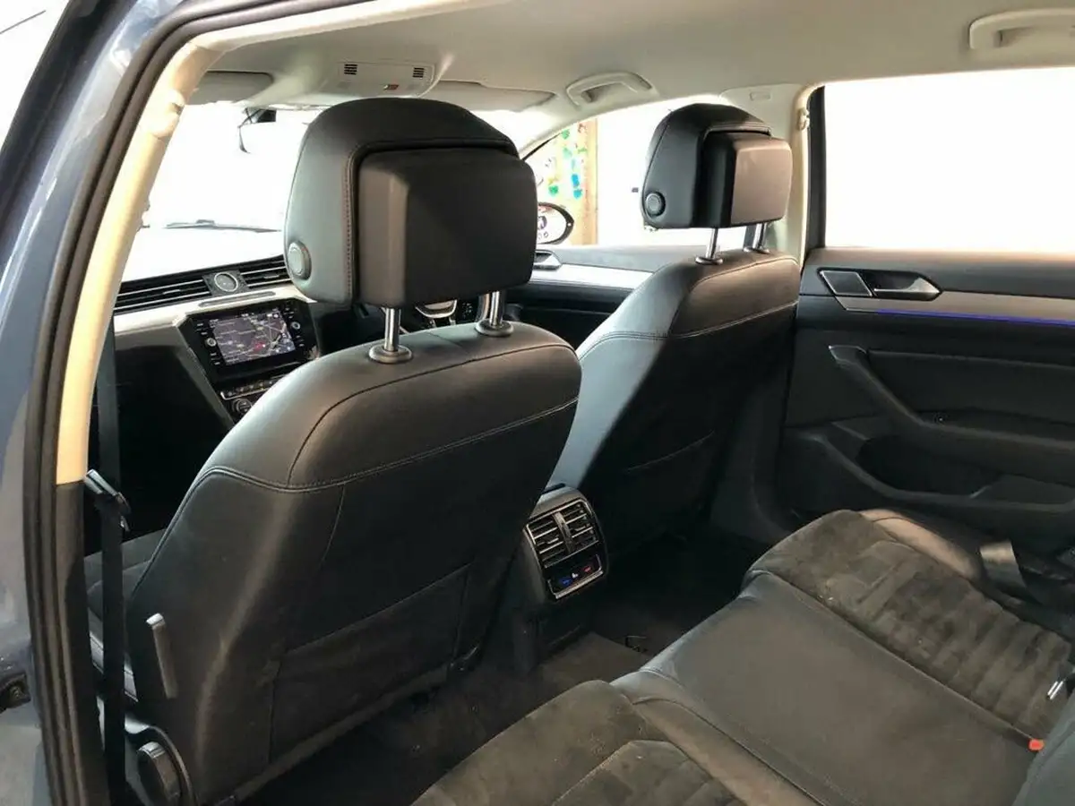 2018-volkswagen-passat-14-tsi-gte-estate-5d-big-13
