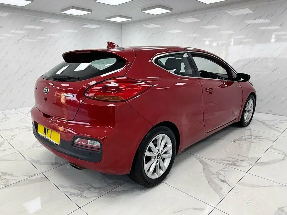 2017-kia-pro-ceed-16-gdi-2-big-9