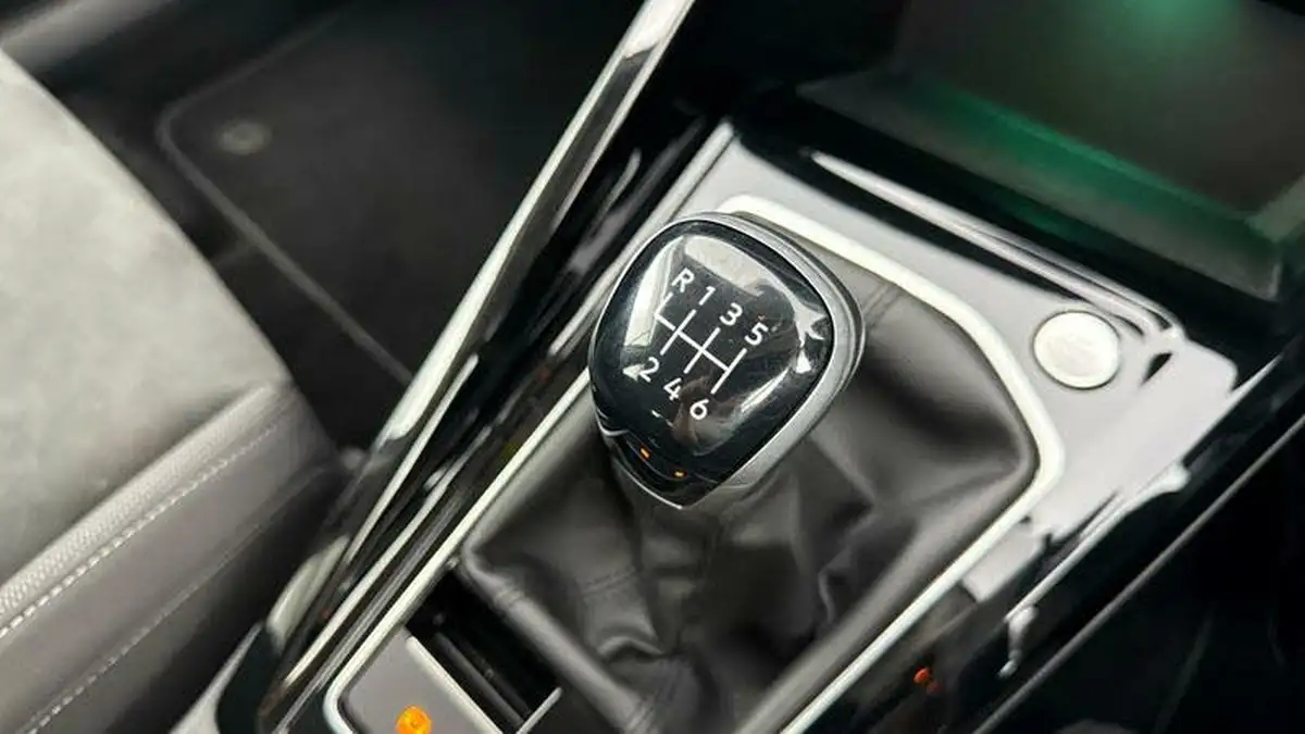 2023-volkswagen-golf-15-tsi-style-edition-150ps-big-11