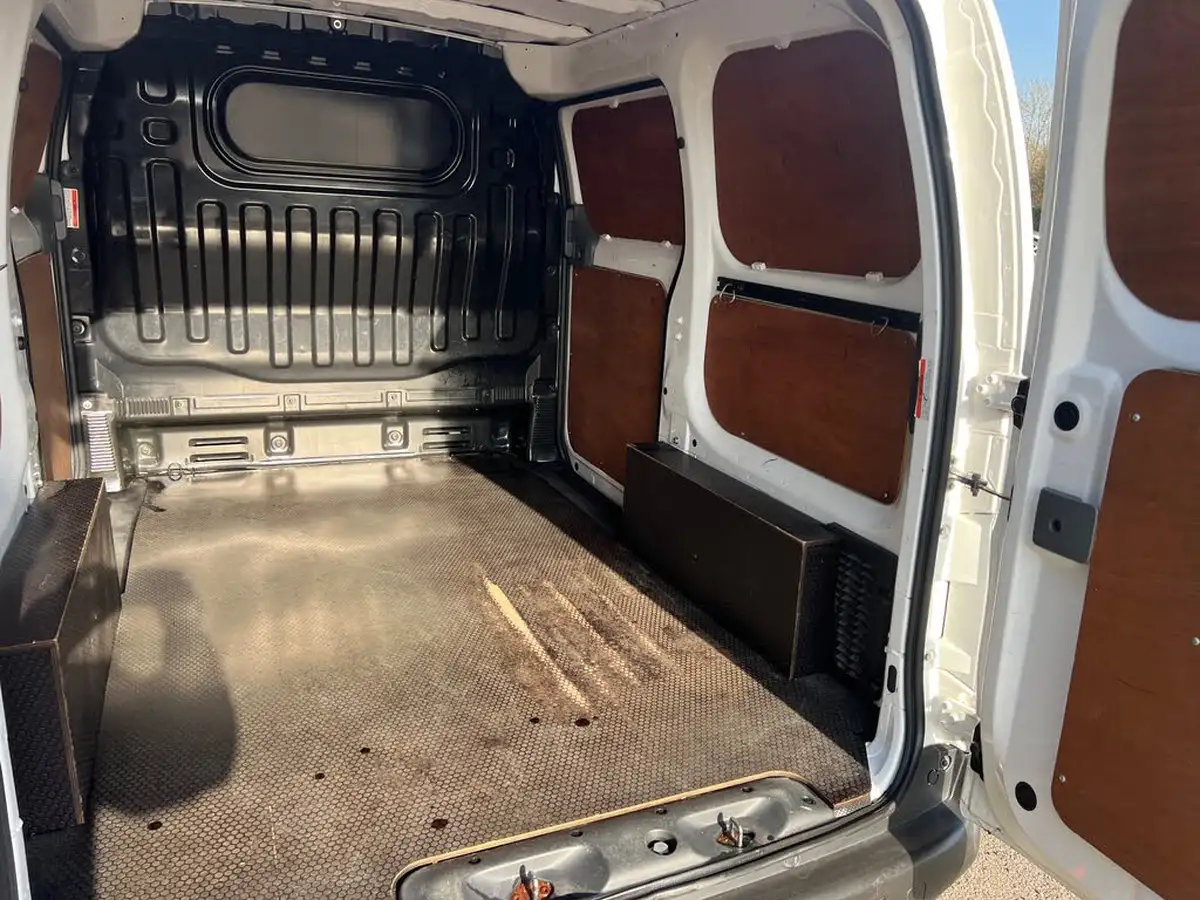 2020-nissan-env200-e-acenta-panel-van-auto-big-11