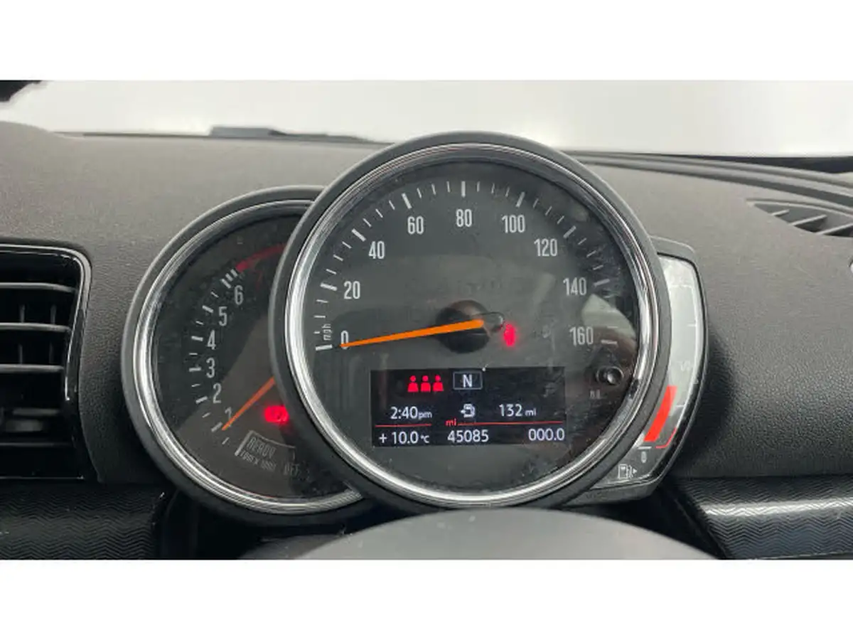 2020-mini-clubman-15-cooper-classic-big-8