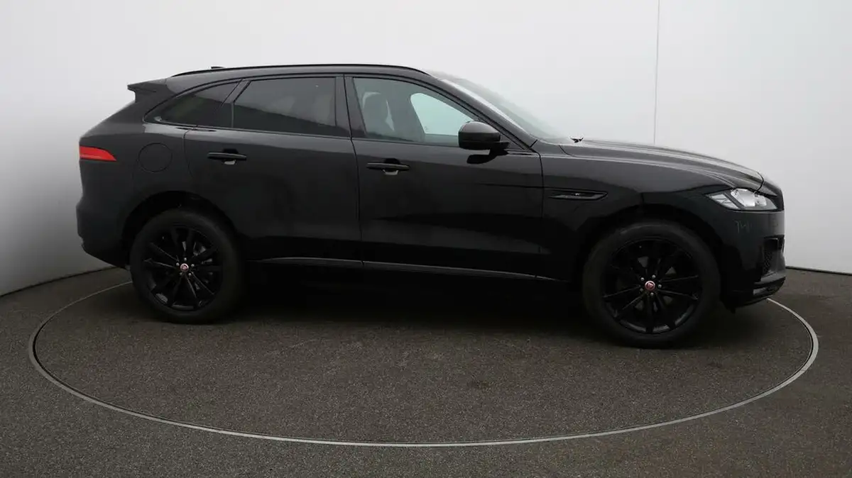 2020-jaguar-f-pace-20-i4d-chequered-flag-180ps-big-41