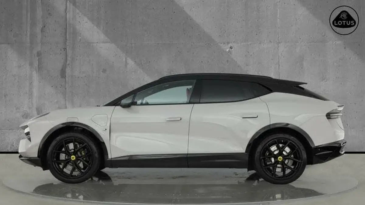 2023-lotus-eletre-e-s-big-17