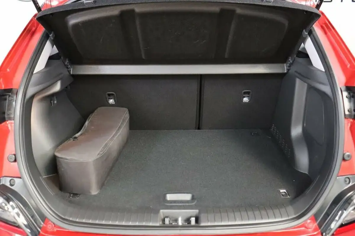 2022-hyundai-kona-e-premium-204ps-64kwh-7kw-obc-big-22
