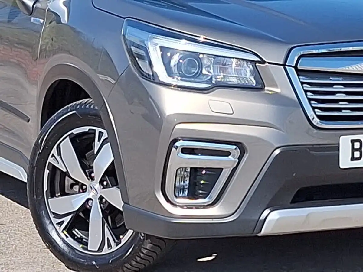 2019-subaru-forester-20-e-boxer-xe-premium-big-8