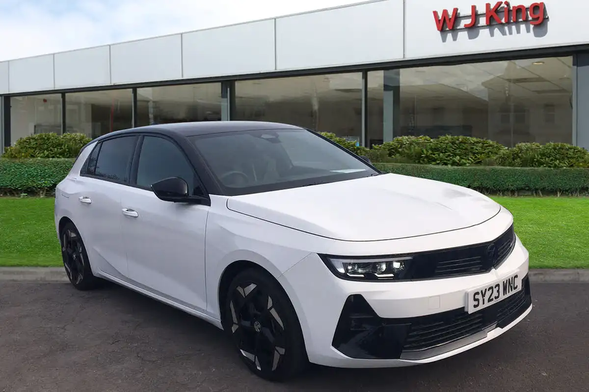 2023-vauxhall-astra-16-gse-180ps-hatchback-big-0