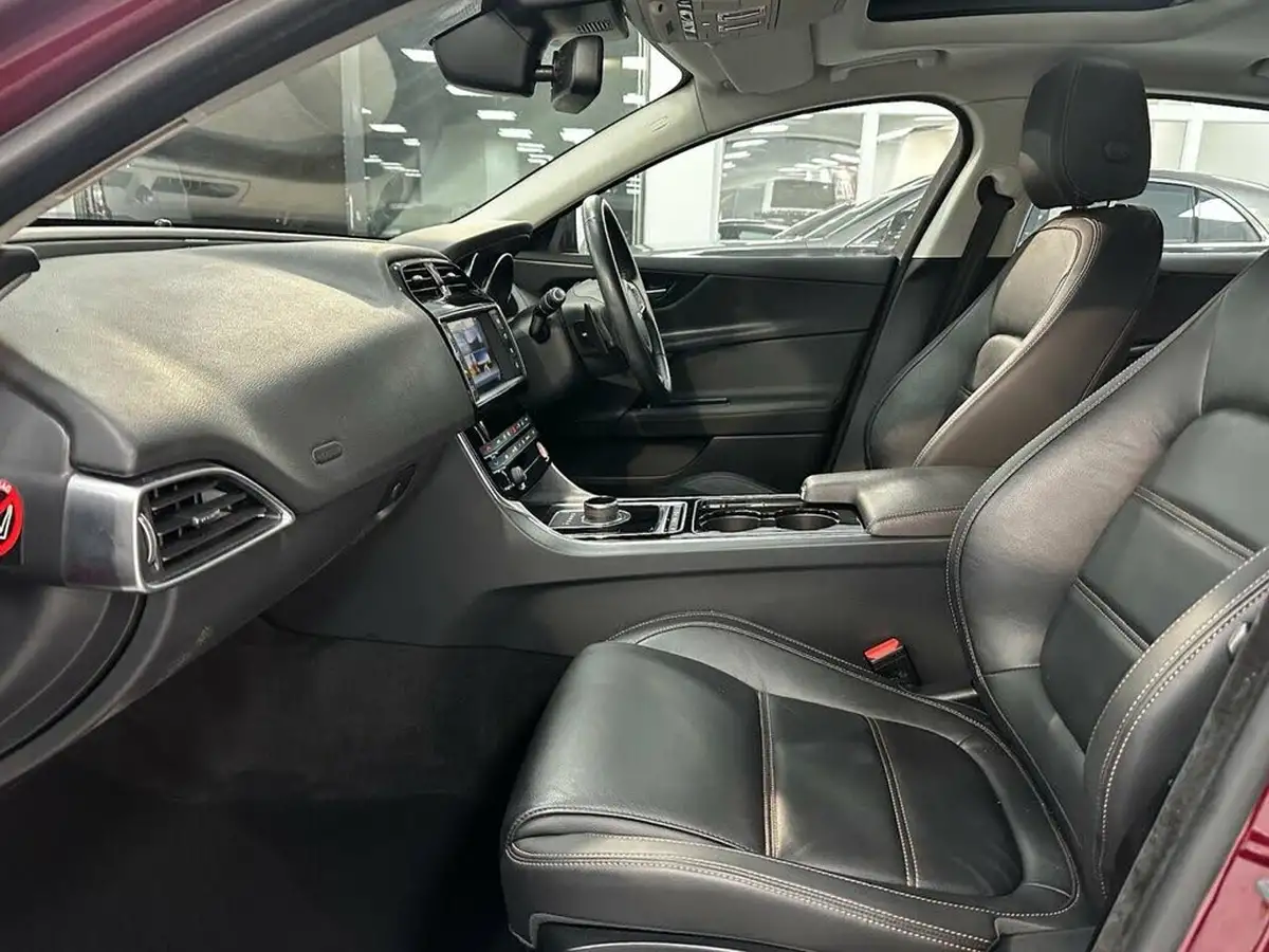 2017-jaguar-xe-20i-prestige-200ps-1999cc-big-20