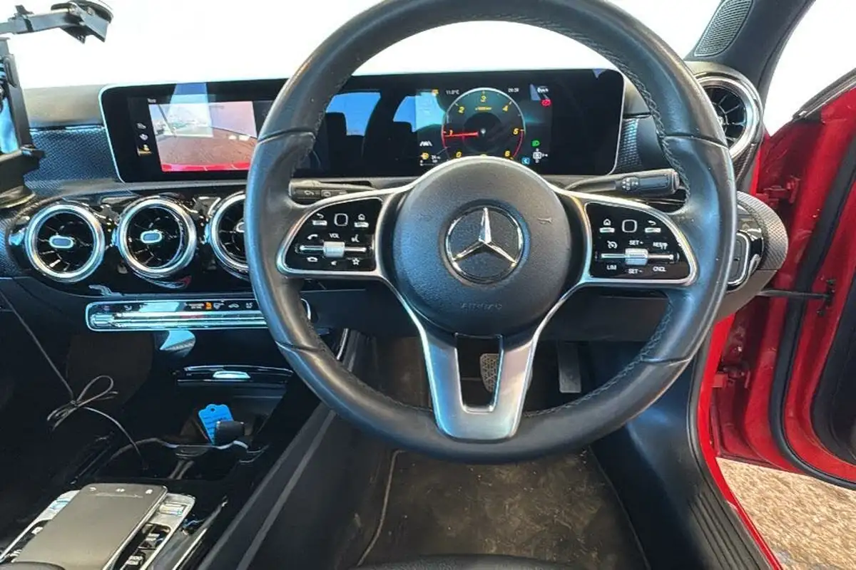 2018-mercedes-benz-a-class-15d-a180d-sport-116ps-executivess-hatchback-5d-7g-dct-big-9