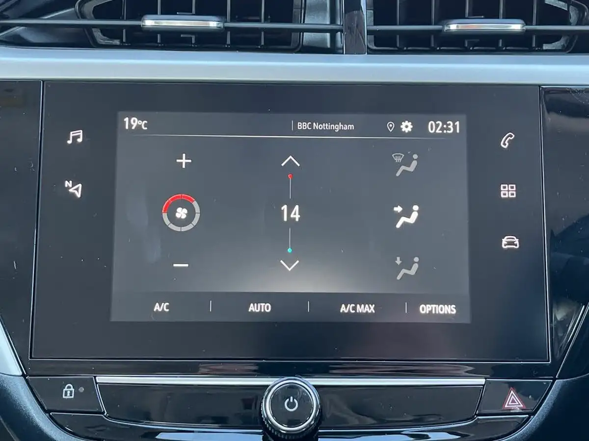 2025-vauxhall-corsa-e-design-electric-136ps-50kwh-big-18