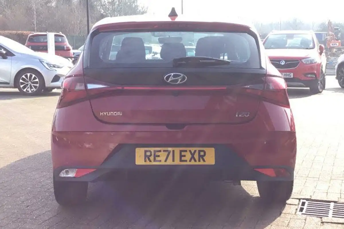 2022-hyundai-i20-10-t-gdi-se-connect-eclutch-imt-big-3