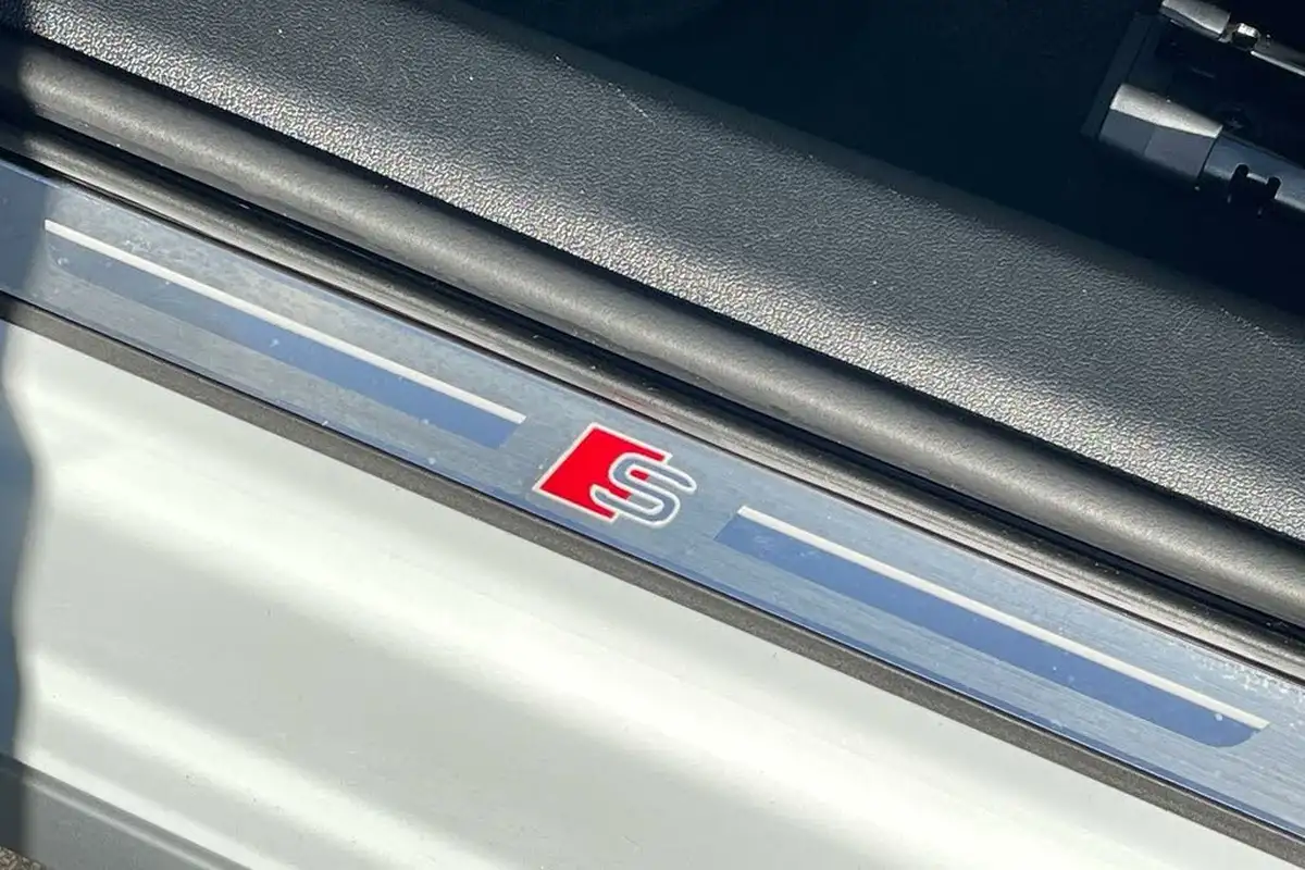 2020-audi-s3-20-tfsi-310ps-saloon-4d-big-16