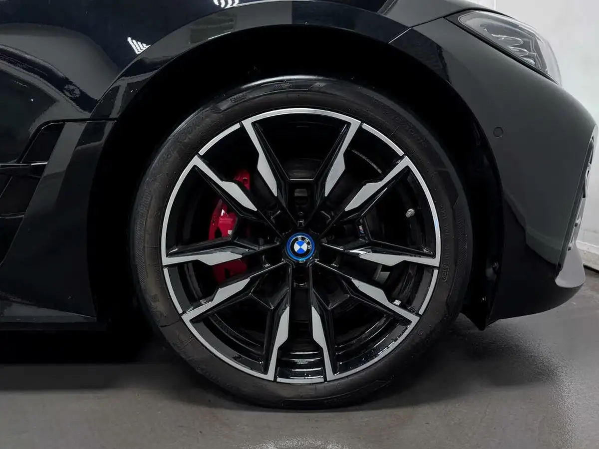 2022-bmw-i4-e-m50-big-53
