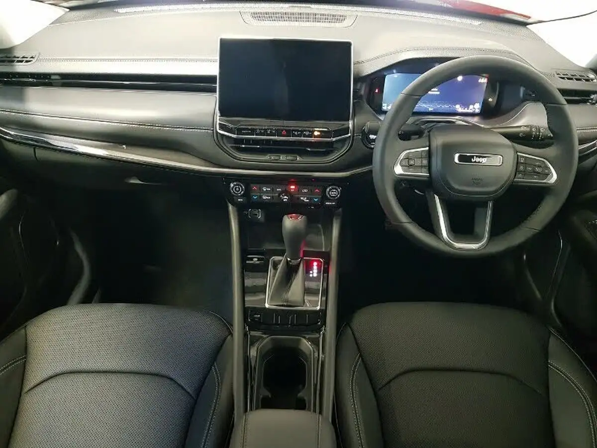 2025-jeep-compass-15-altitude-big-2
