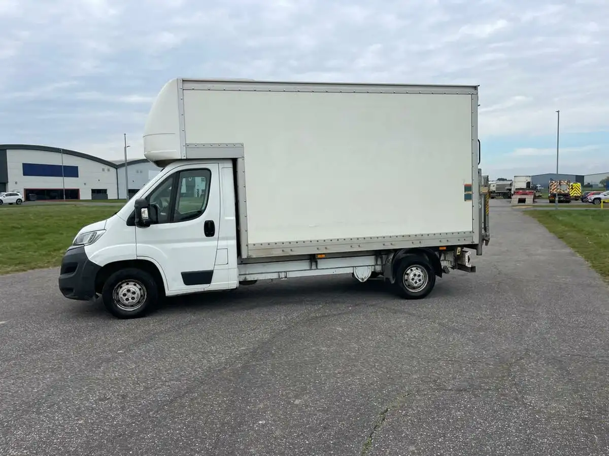2015-citroen-relay-22td-35-l3-130-luton-big-51
