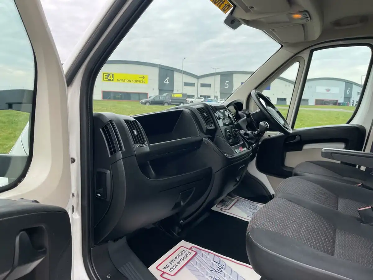 2015-citroen-relay-22td-35-l3-130-luton-big-27