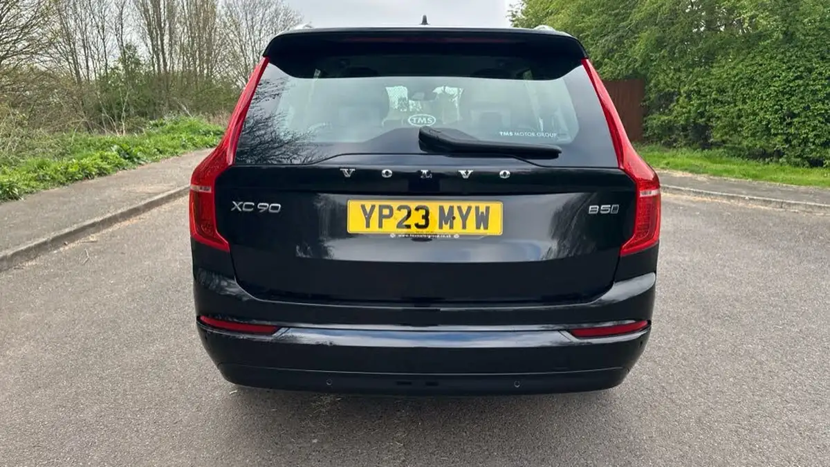 2023-volvo-xc90-20-b5-core-big-25