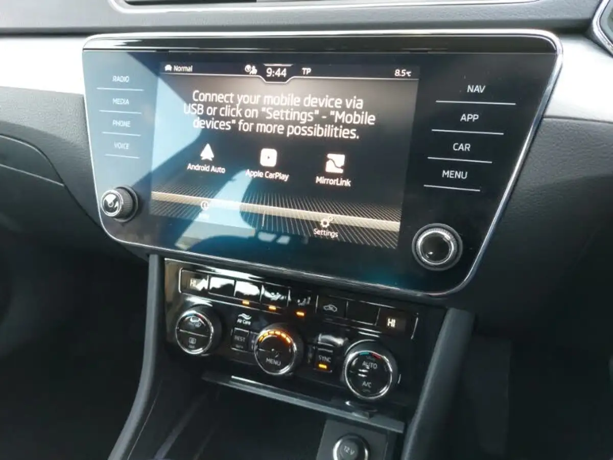 2023-skoda-superb-20tdi-se-estate-dsg-big-12