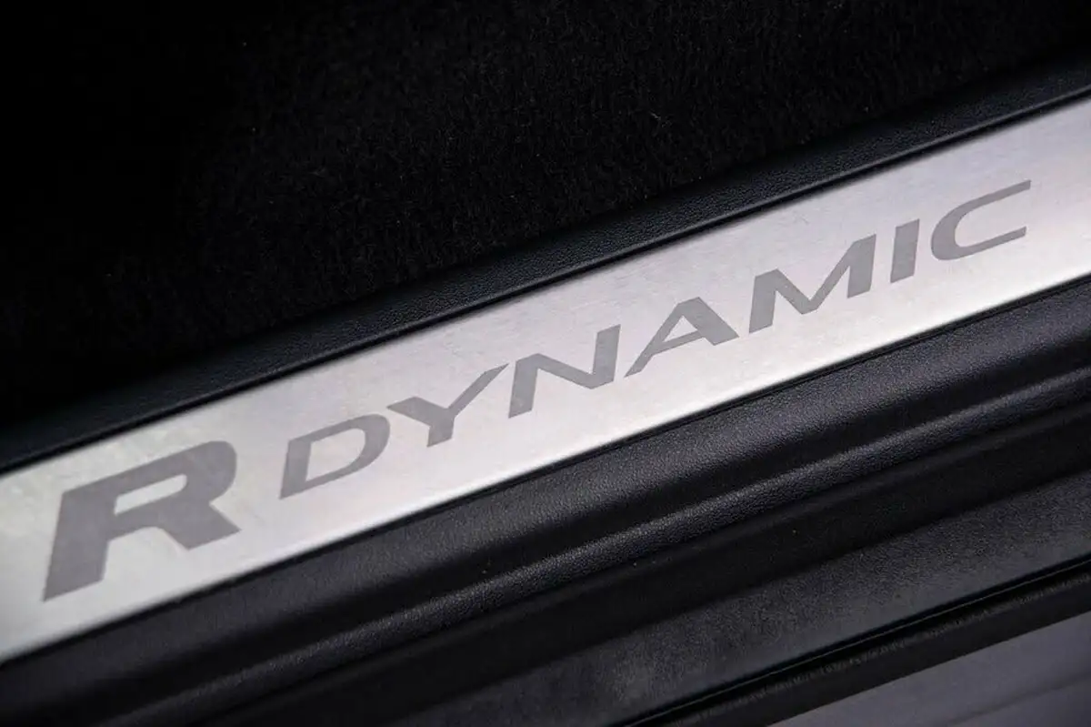 2020-land-rover-discovery-sport-15-p300e-r-dynamic-se-309ps-1498cc-big-23