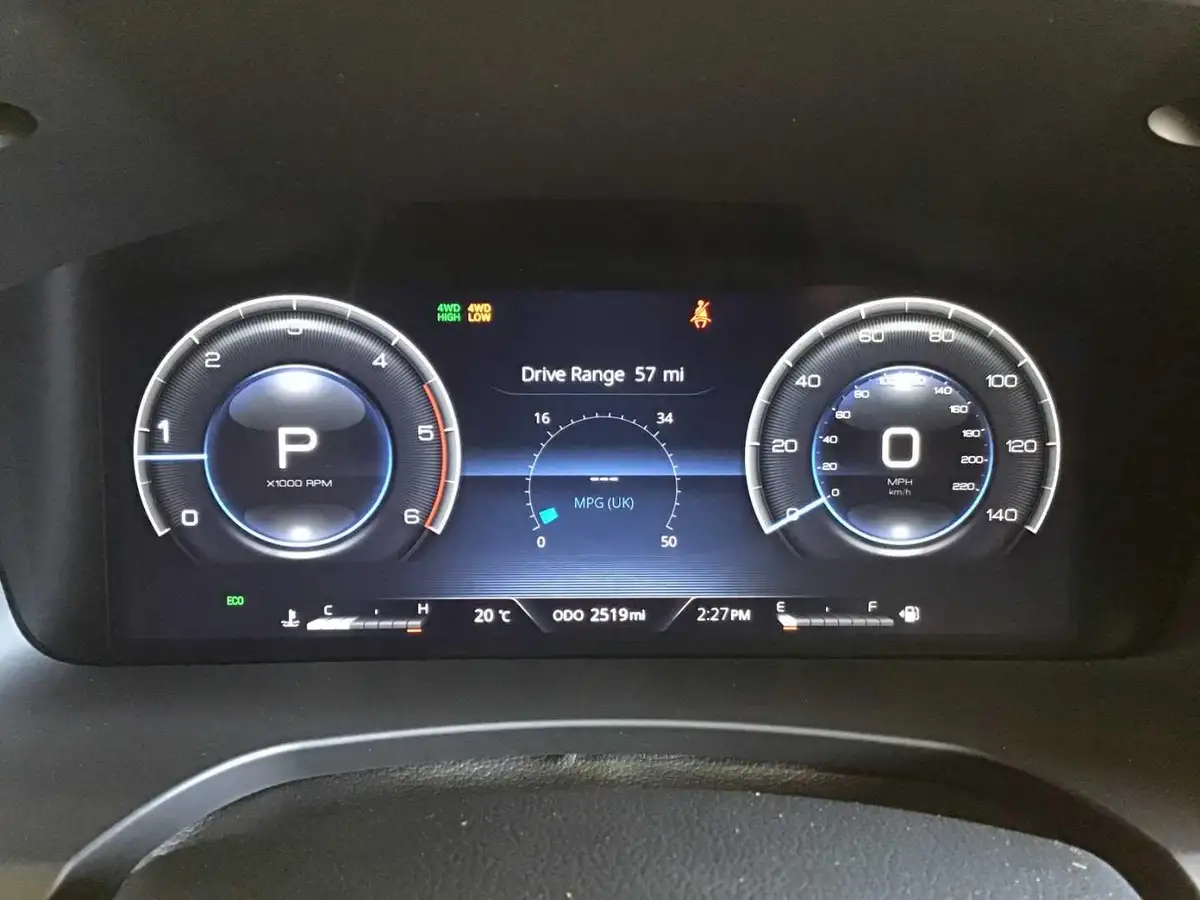 2024-kgm-ssangyong-musso-22td-saracen-big-1