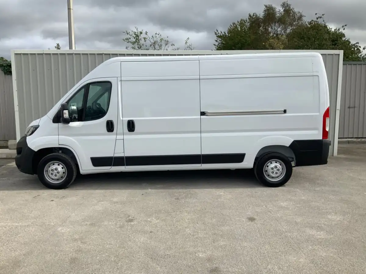 2022-peugeot-boxer-22-bluehdi-professional-335-l3-h2-panel-big-4