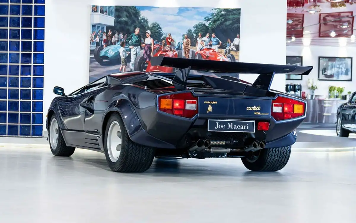 1988-lamborghini-countach-52-quattrovalve-big-10