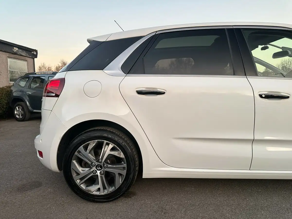 2014-citroen-c4-picasso-16e-hdi-exclusive-big-20