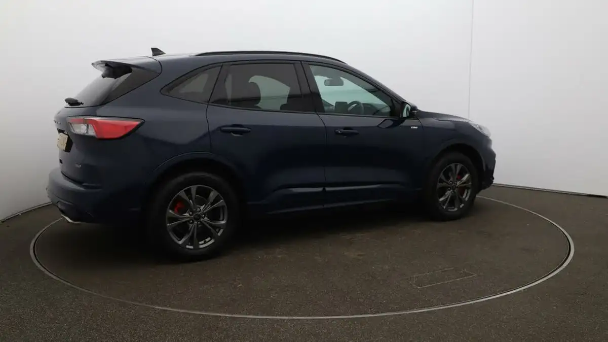2023-ford-kuga-big-44