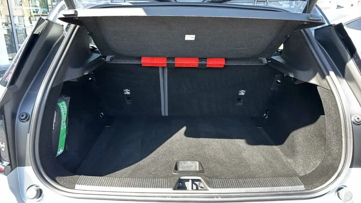 2024-volvo-ex30-e-twin-plus-big-12
