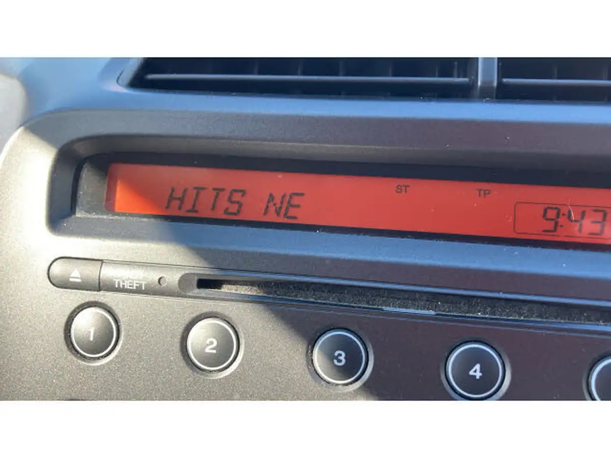 2015-honda-jazz-14-es-plus-big-23