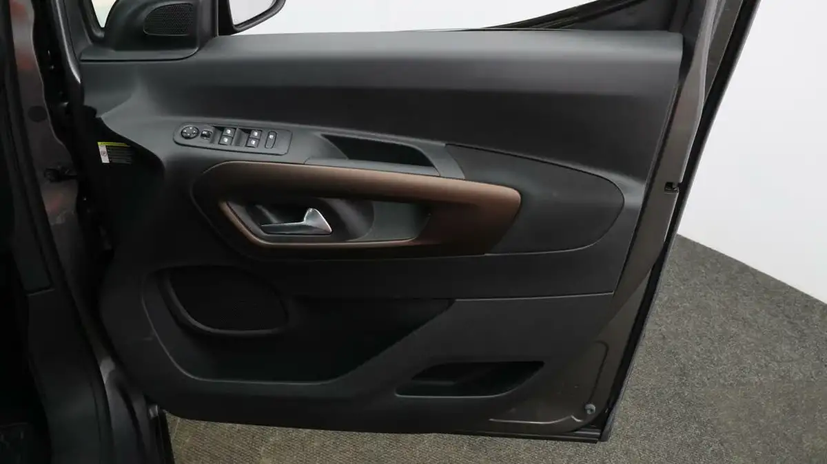 2019-peugeot-rifter-12-puretech-gt-line-standardss-big-14