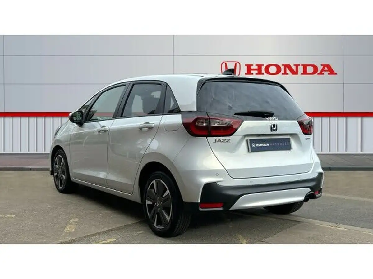 2023-honda-jazz-15-i-mmd-advance-big-2