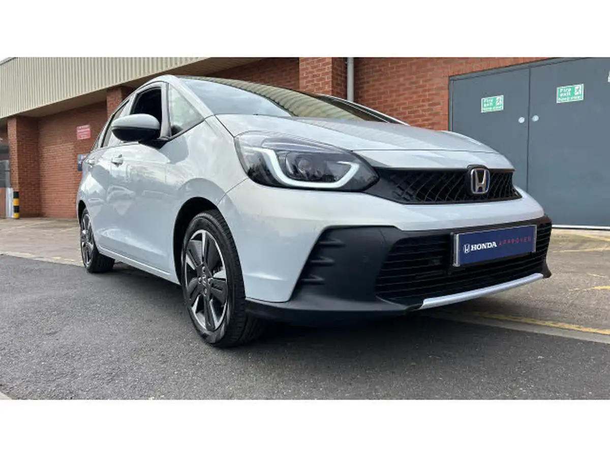 2023-honda-jazz-15-i-mmd-advance-big-26