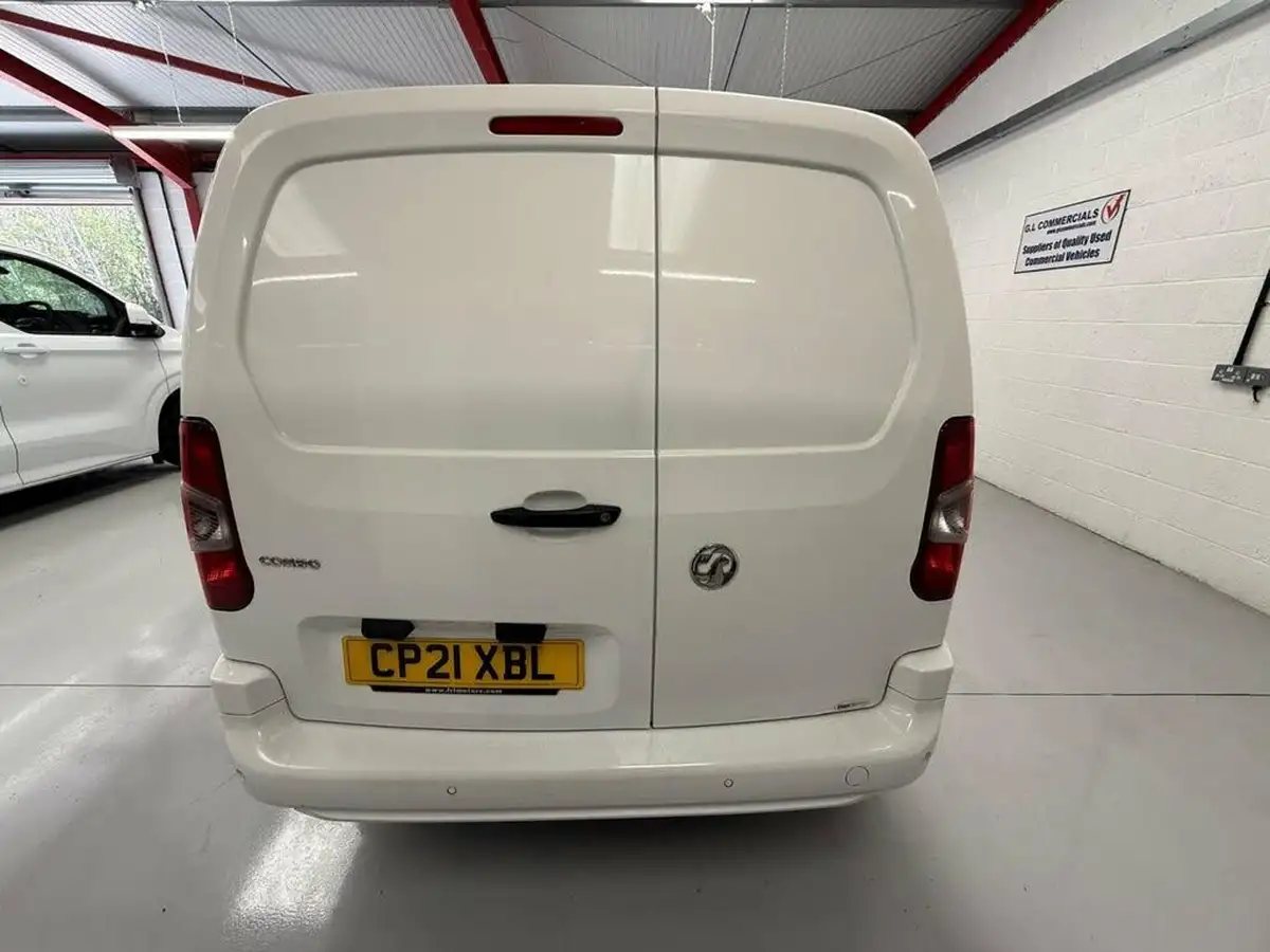 2021-vauxhall-combo-15cdti-sportive-2300-100pseu6dt-l2h1-panel-big-6