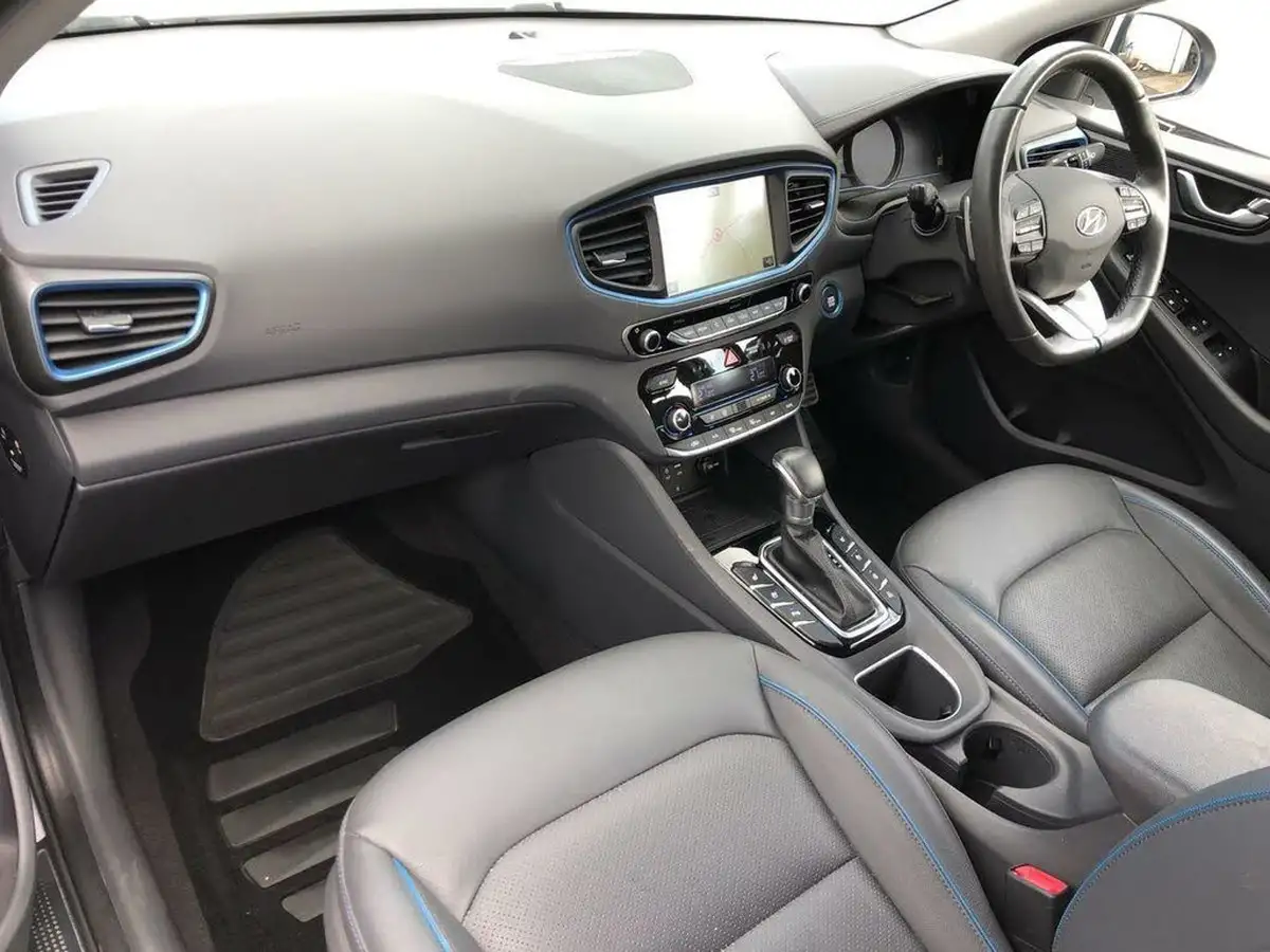 2019-hyundai-ioniq-16-gdi-premium-se-plug-in-hybrid-big-1
