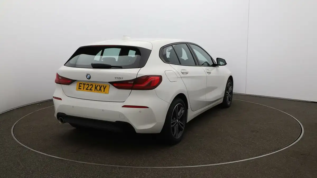 2022-bmw-1-series-15-118i-sport-dct-big-47