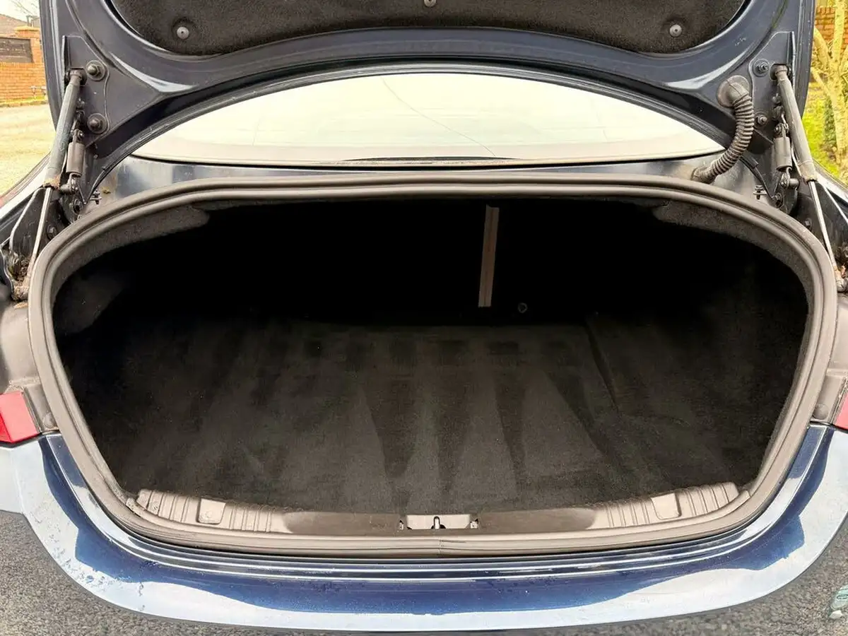 2010-jaguar-xf-30-luxury-big-40
