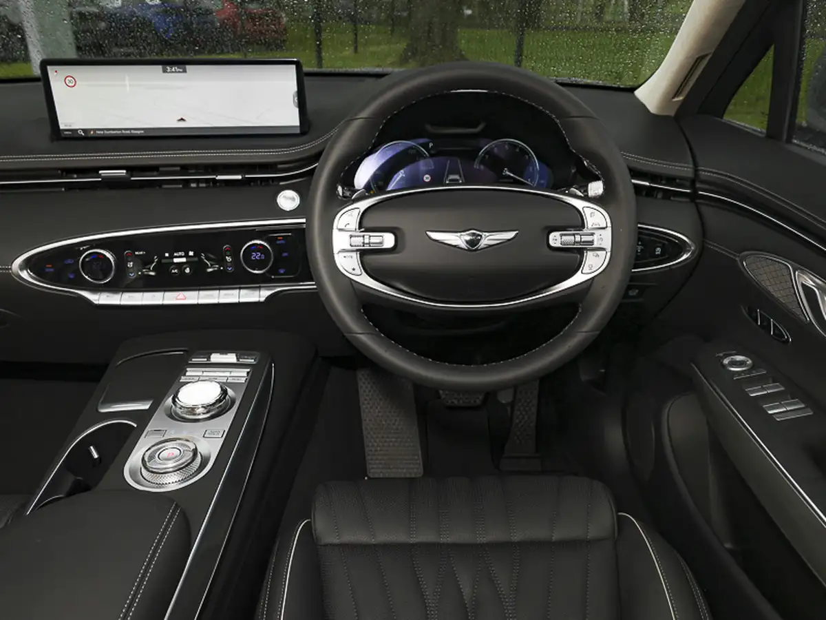 2025-genesis-gv70-25-t-luxury-line-big-11