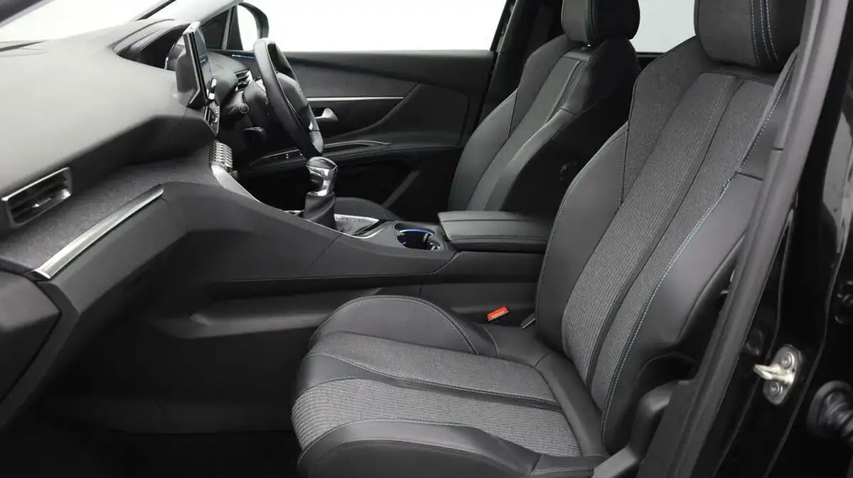 2021-peugeot-5008-suv-15-bluehdi-allure-premium-big-13