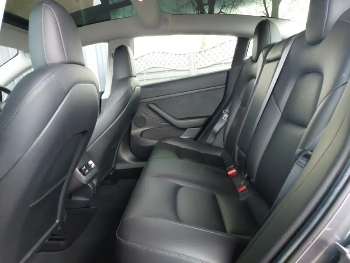 2021-tesla-model-3-e-long-range-awd-big-5