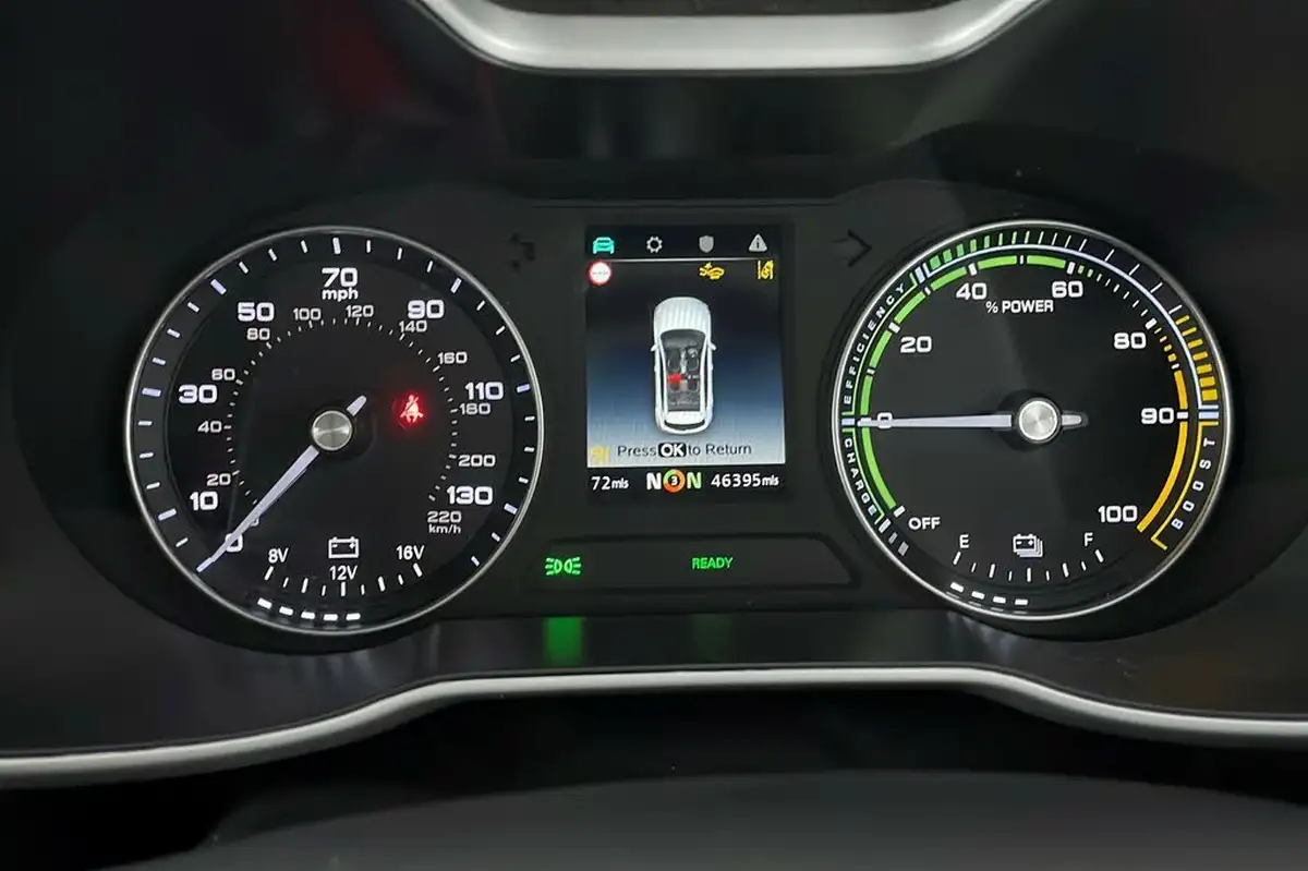 2020-mg-zs-suv-e-exclusive-ev-big-12