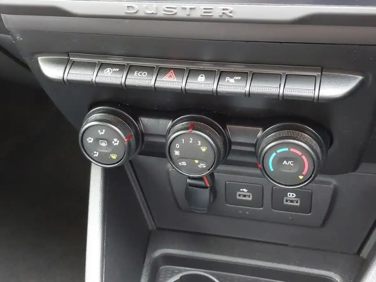 2022-dacia-duster-10-tce-comfort-100bhp-bi-fuel-station-wagon-5d-big-13