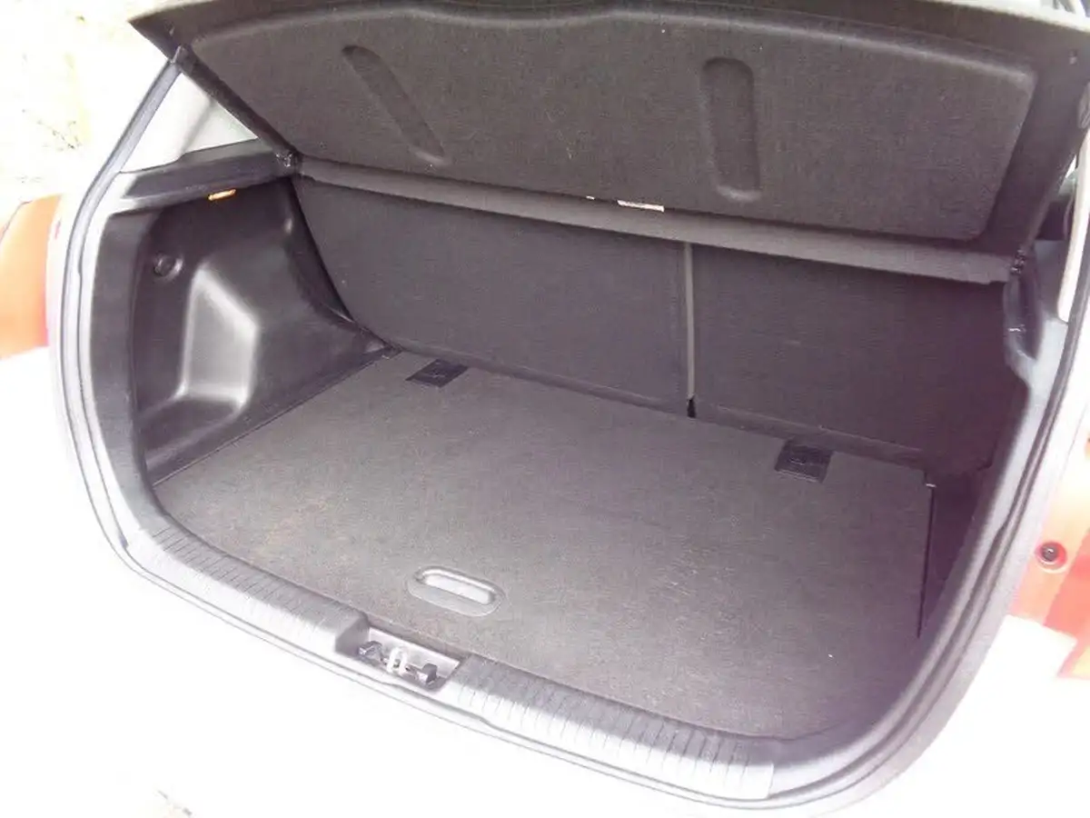 2013-kia-venga-16-2-big-26