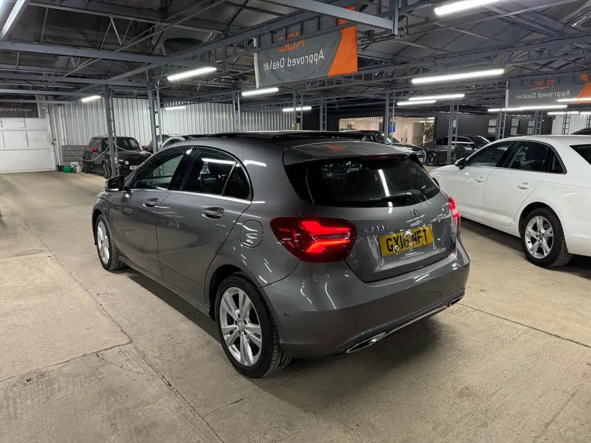 2016-mercedes-benz-a-class-21d-a200d-sport-premium-plusss-7g-dct-big-9