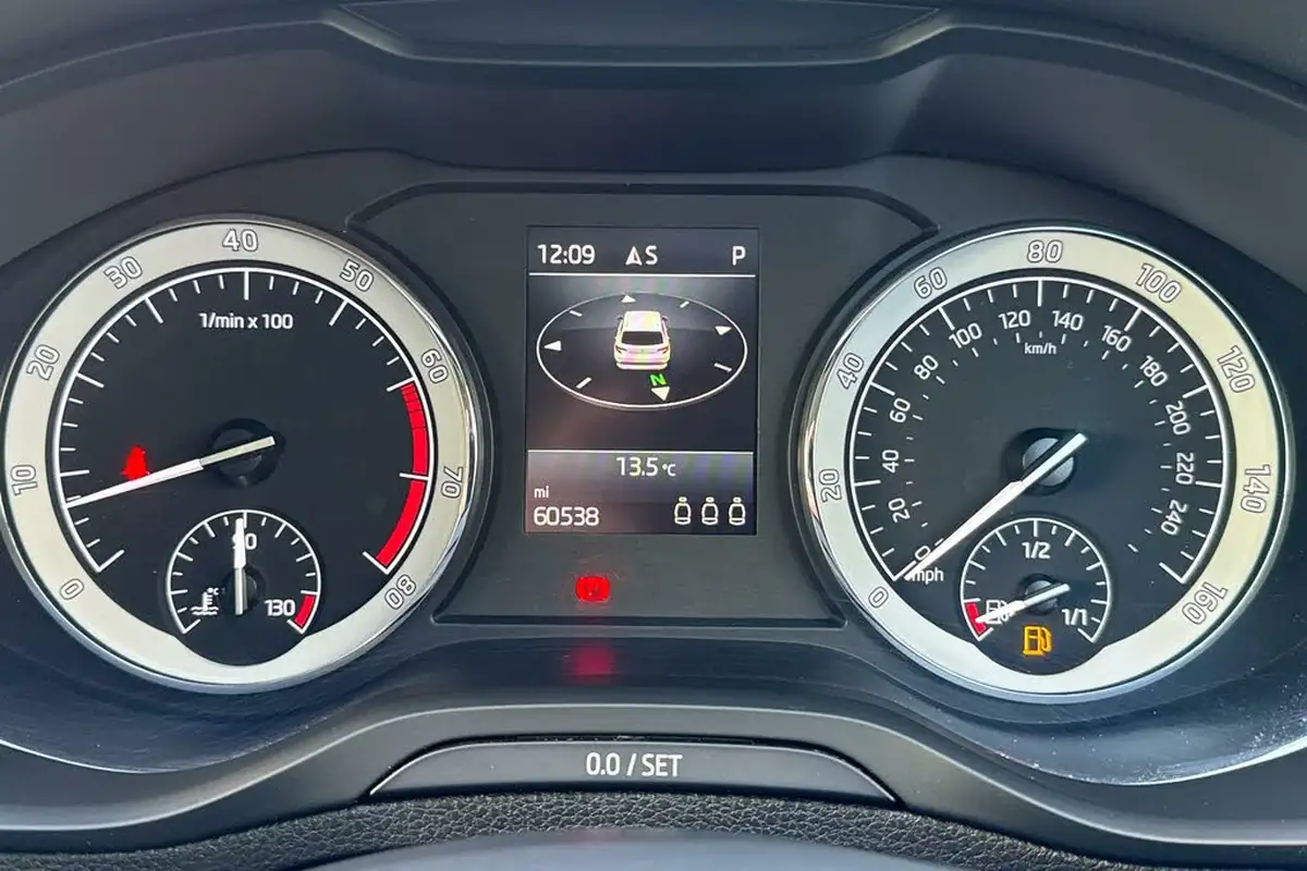 2019-skoda-karoq-15-tsi-se-l-dsg-big-15